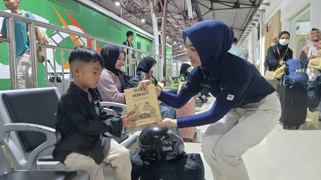 Takjil Gratis di Stasiun KAI, Solusi Nyaman Berbuka Puasa bagi Penumpang