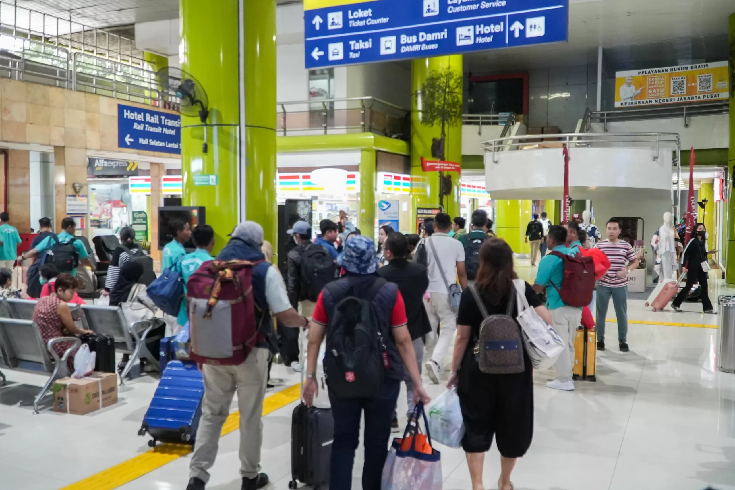 Ribuan Penumpang Layani KAI Daop 1 Selama Libur Waisak 2025