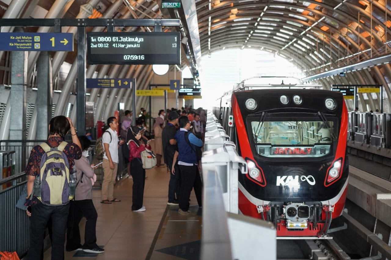 Instruksi Gubernur DKI Dorong Lonjakan Pengguna Transportasi Umum KAI Group