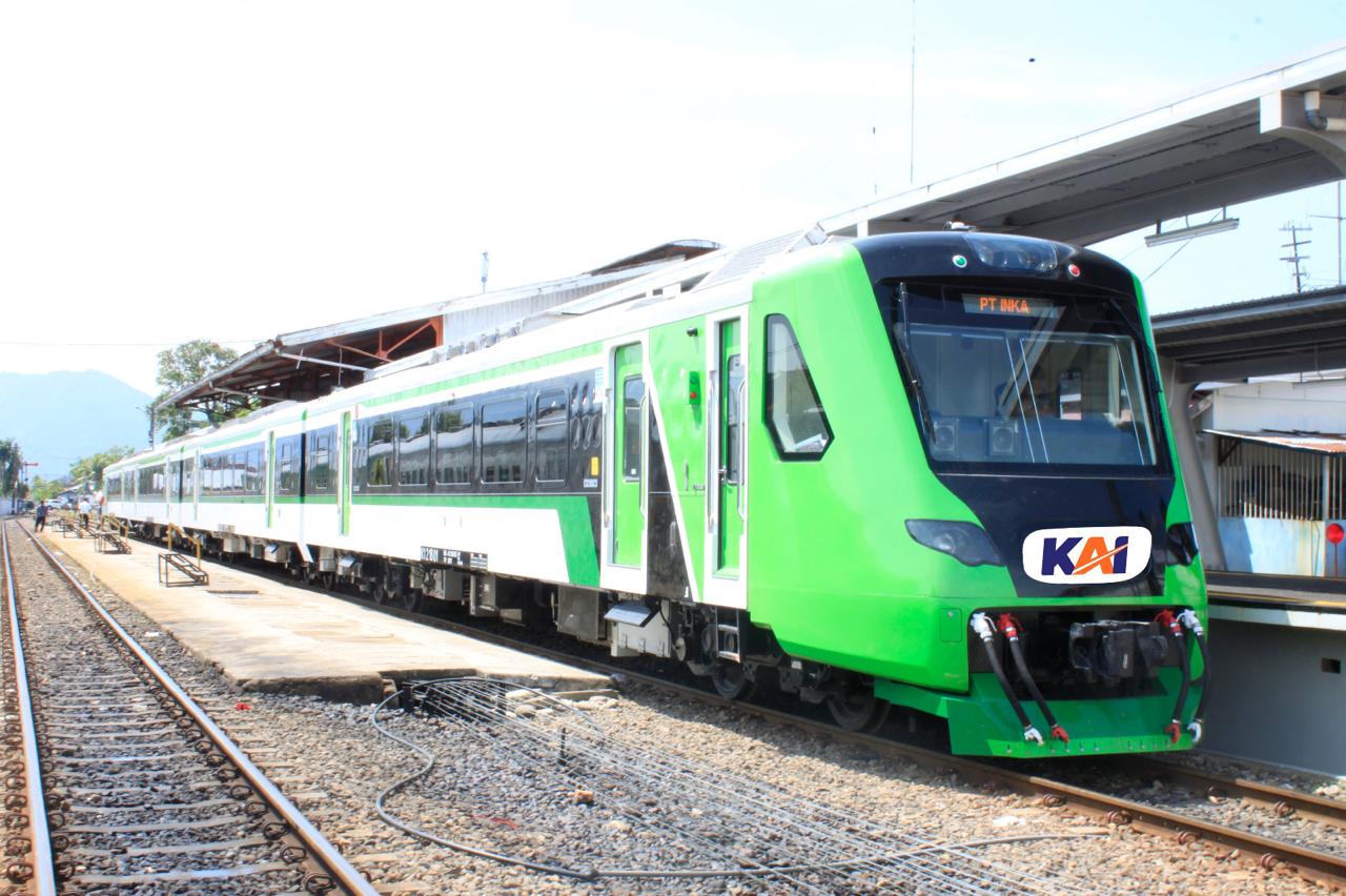 Wisata Hemat dan Berkesan: Jelajahi Sumatera Barat dengan Tiga Layanan Kereta Api Unggulan