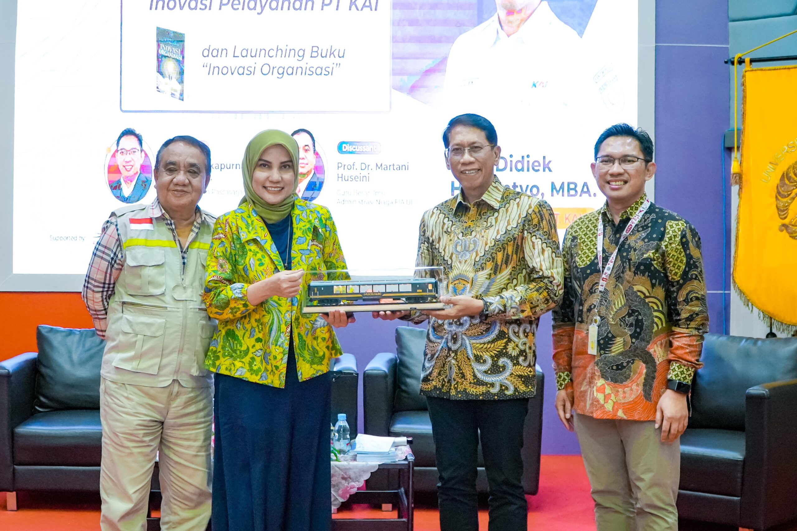 CEO Talks FIA UI: Direktur Utama KAI Didiek Hartantyo Bagikan Strategi Inovasi Pelayanan Publik yang Berkelanjutan
