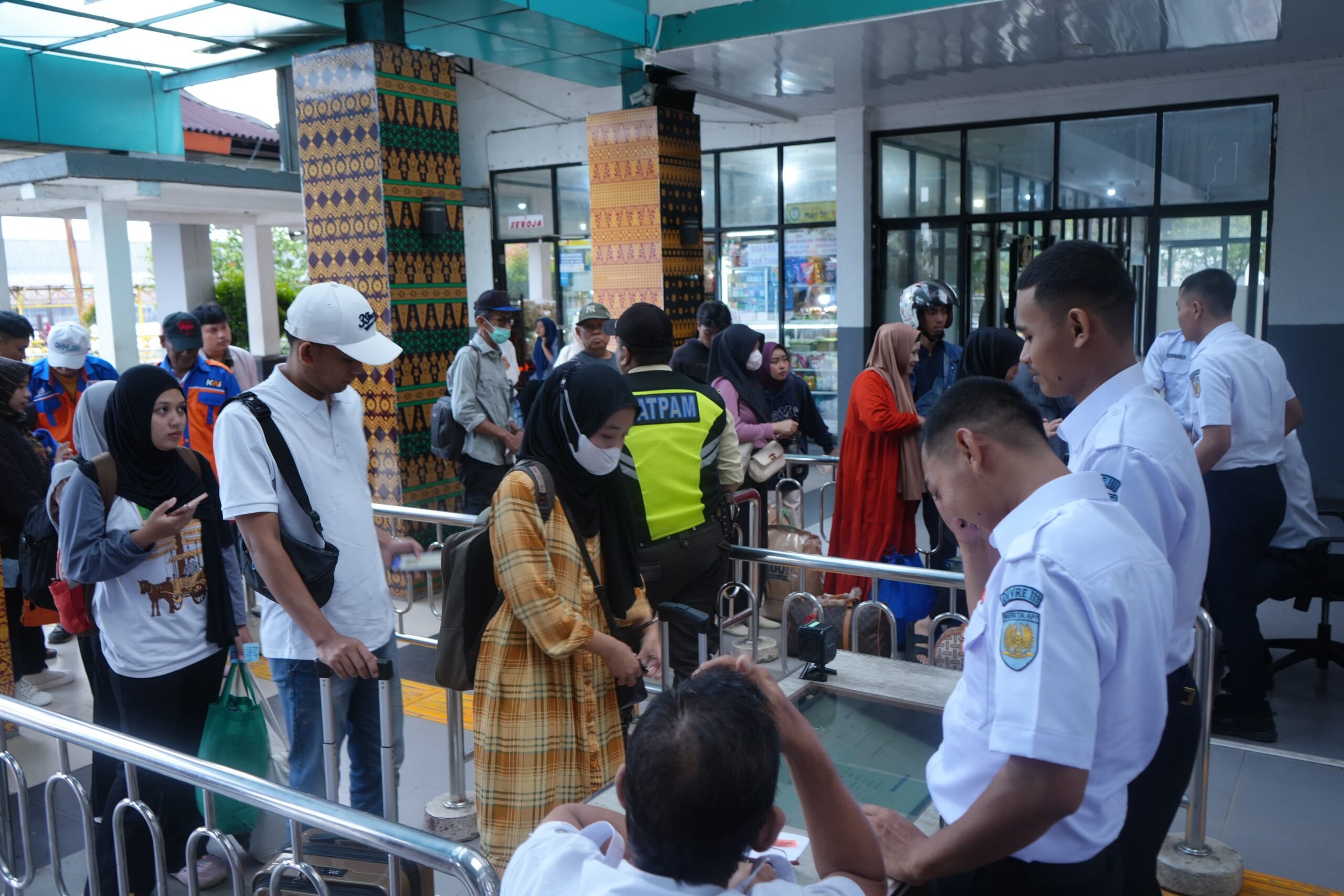 Libur Waisak, KAI Divre III Palembang Pastikan Lokomotif Siap Beroperasi dengan Optimal