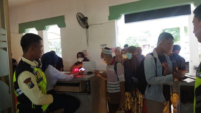 Waisak Jadi Puncak Arus Penumpang Kereta di Bojonegoro Tahun Ini